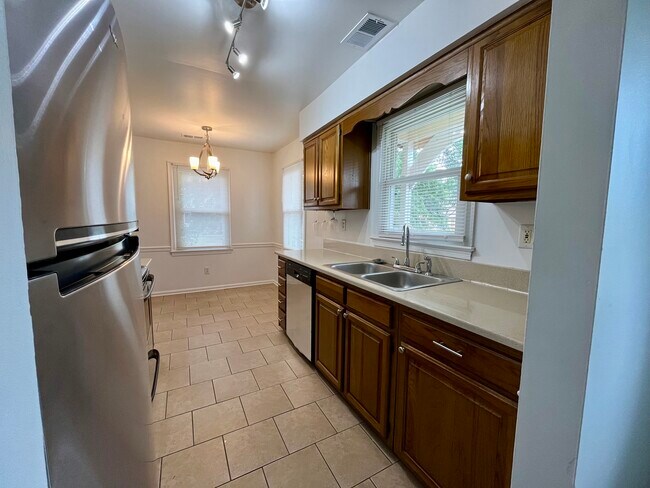 Building Photo - 2451 Meadows Lndg