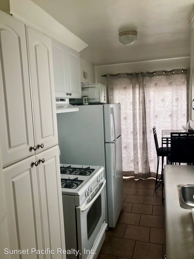 Foto del edificio - 4812-4812 1/2 Santa Monica Ave