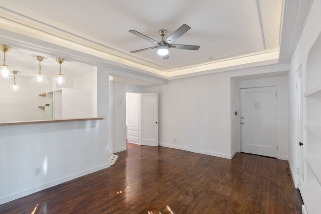 Foto del edificio - 857 N Oxford Ave