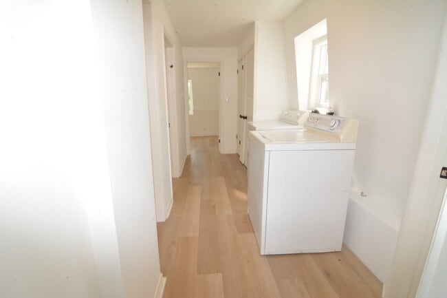 Photo du bâtiment - 137 Oakdale Ave