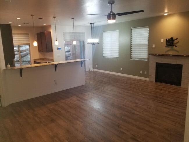 Foto del edificio - Rare, Single Level, Forest Springs Home! 3...