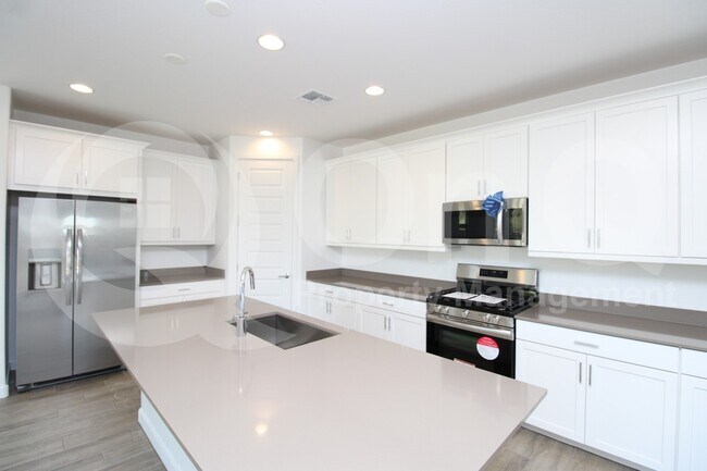 Foto del edificio - 2064 W Sienna Bouquet Pl