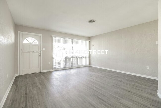 Foto del edificio - 1625 Rosedale St
