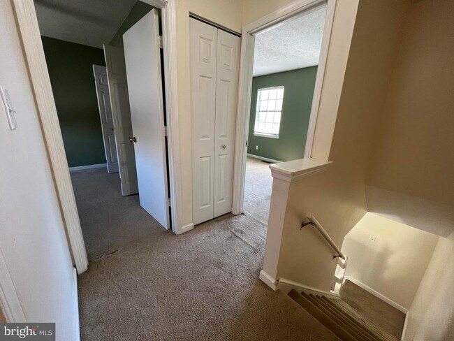 Foto del edificio - 24 Countryplace Ln