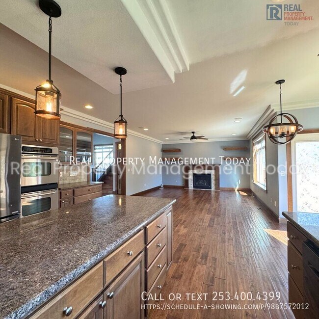 Foto del edificio - 2416 13 Ave NW