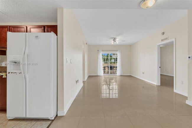 Foto del edificio - 5271 SW 8th St