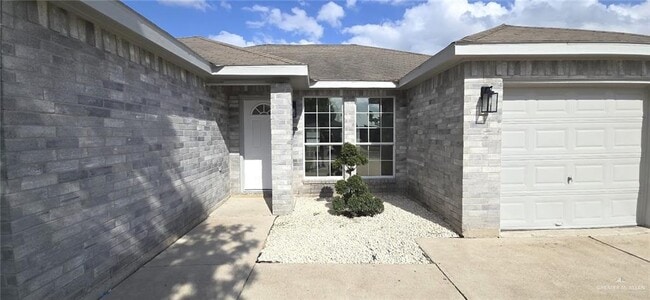 Building Photo - 410 Delia Ave