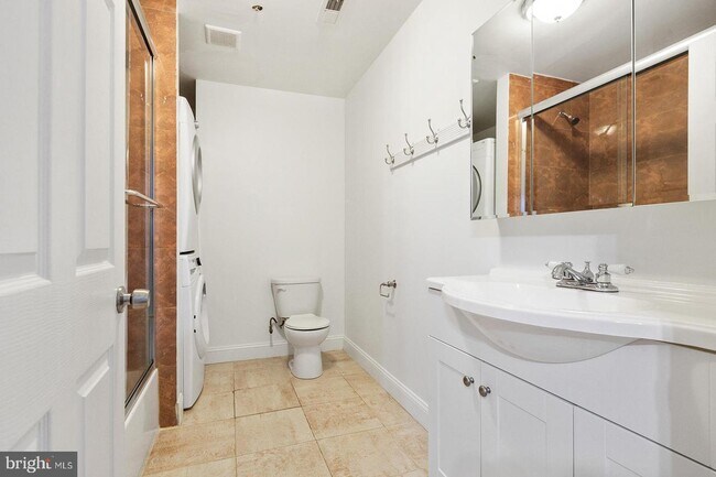 Foto del edificio - 1021 Ridge Ave