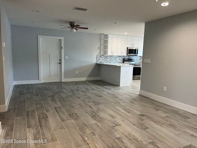 Building Photo - 340 Sea Grape St