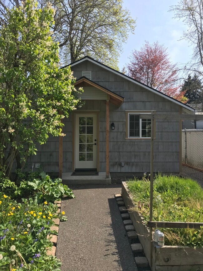 Foto del edificio - 224 NE Jefferson St