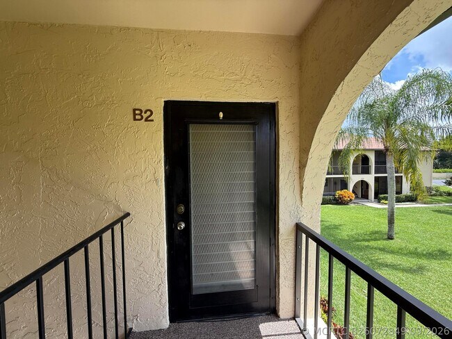 Building Photo - 304 Knotty Pine Cir