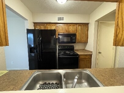 Building Photo - 5516 Lewis Ct