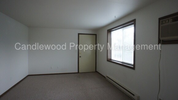Building Photo - 2850 Plover Springs Dr