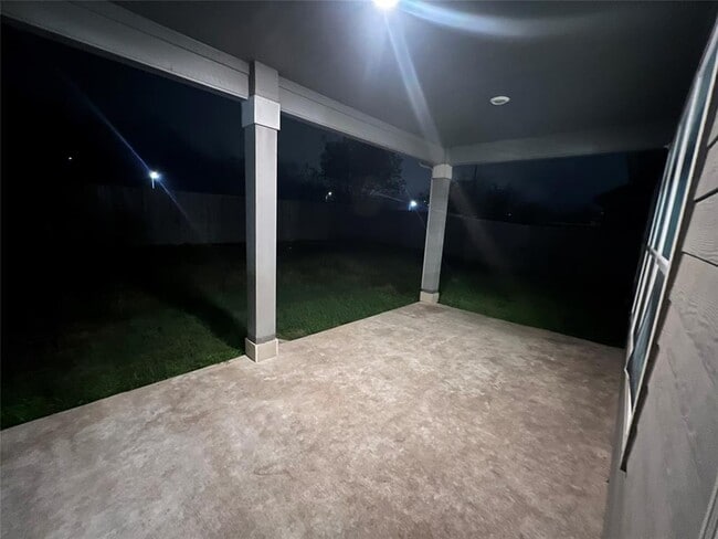 Building Photo - 112 W Point Way