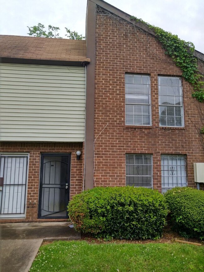 Building Photo - 3156 Nectarine Cir