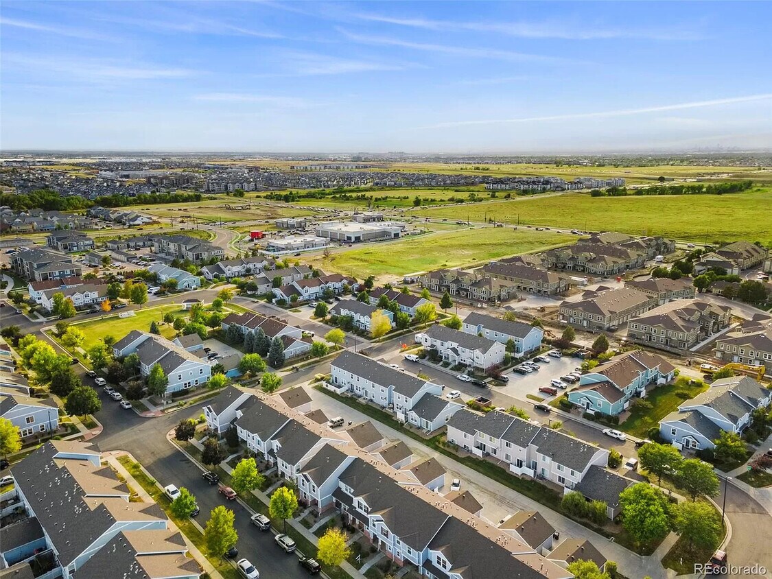 5833 N Biscay St, Denver, CO 80249 Townhome Rentals in Denver CO