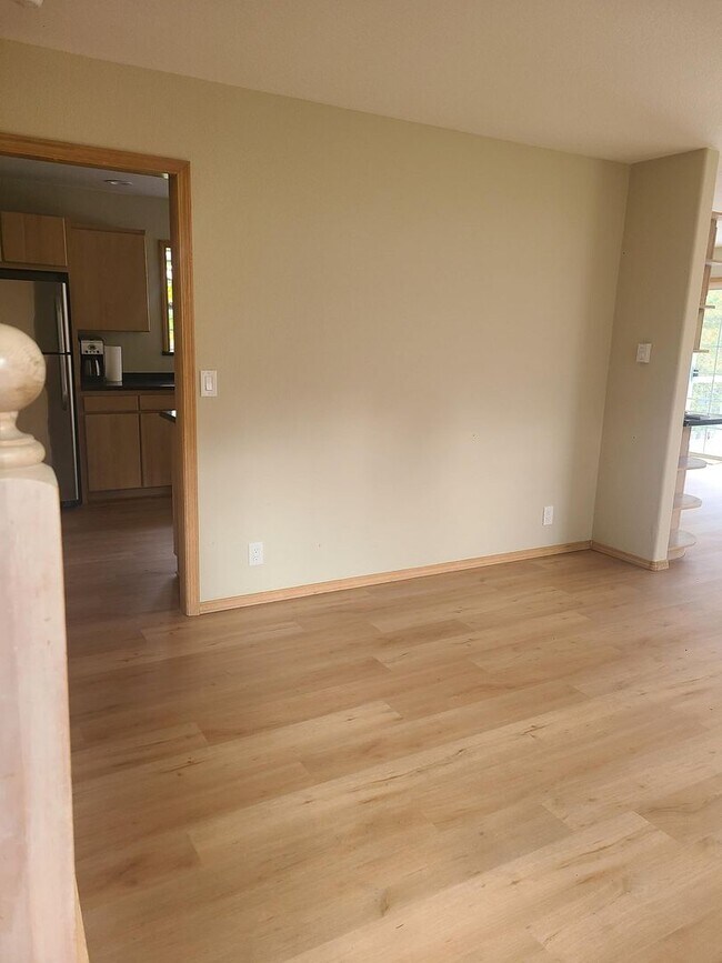 Foto del edificio - Spacious In-Town Home Near the High School