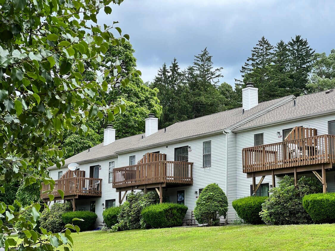 38 Aspetuck Vlg, New Milford, CT 06776 Condo for Rent in New Milford