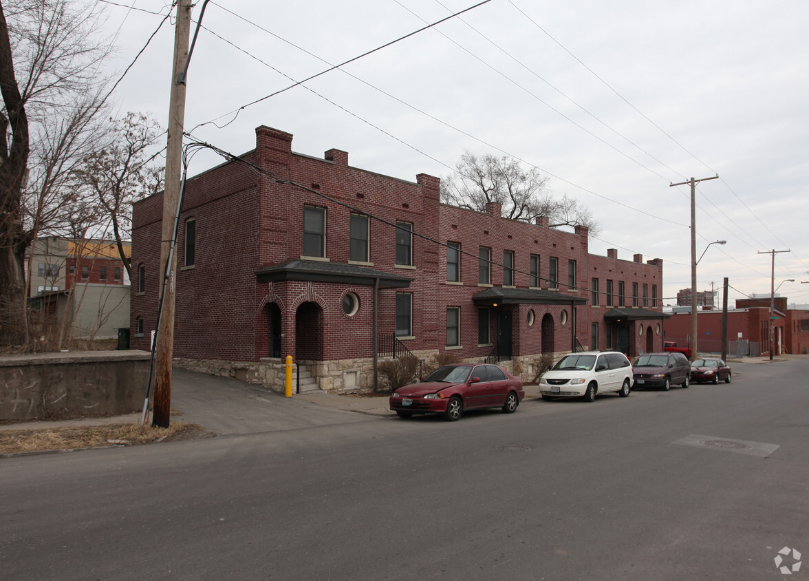 Building Photo - Westside Apartments