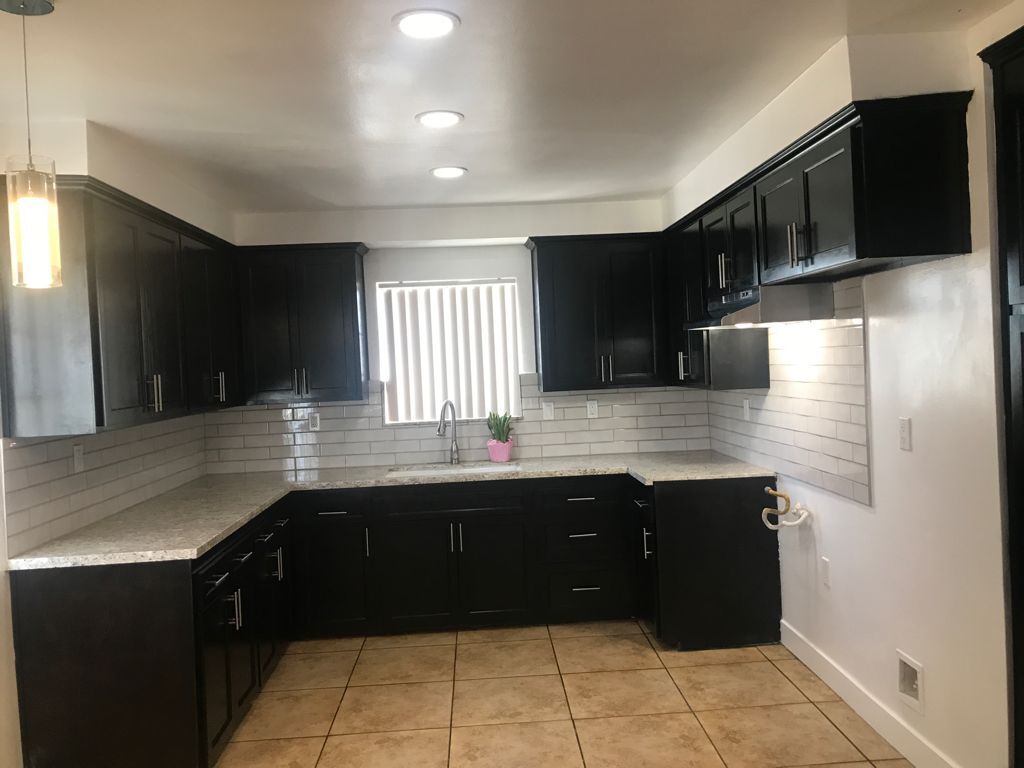 Foto principal - 561 W 17th St