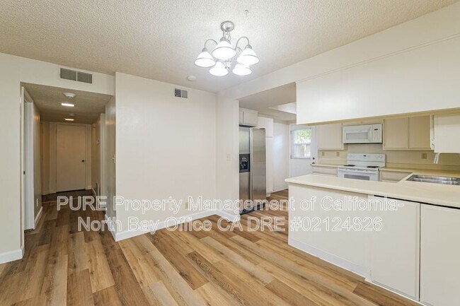 Building Photo - 2326 Tachevah Dr