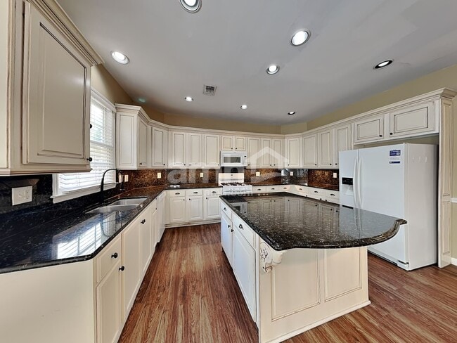 Foto del edificio - 1649 Stillwater Park Ct