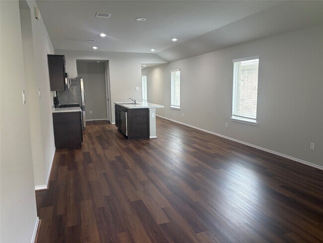Foto del edificio - 16817 Lonely Pines Dr