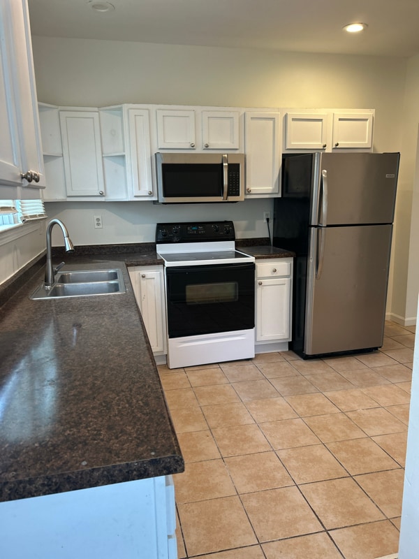 Building Photo - 3355 N College Ave