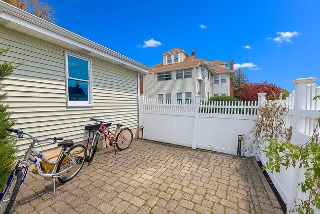 Building Photo - 86 Palfrey Rd