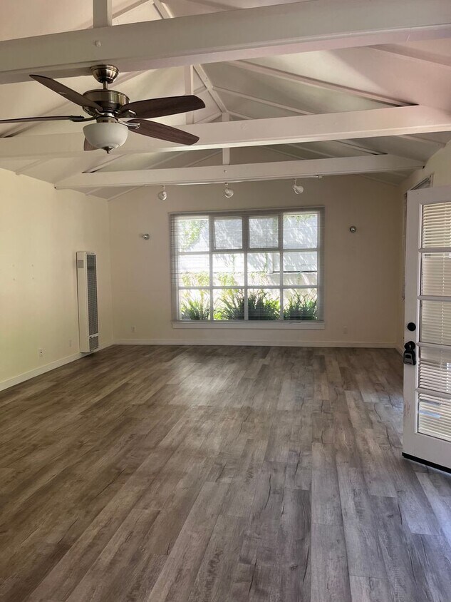 Primary Photo - Charming Cottage for Rent in Montecito