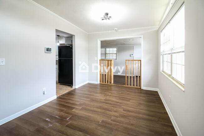 Foto del edificio - 7543 Rolling Hills Dr