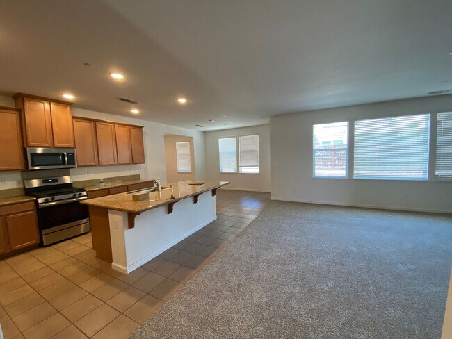 Building Photo - $500 MOVE IN BONUS. HUGE Home in Caselman ...