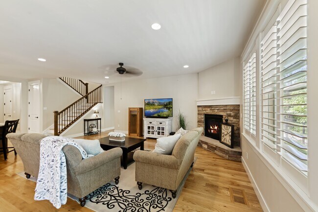 Foto del edificio - 296 E Grove Creek Ln