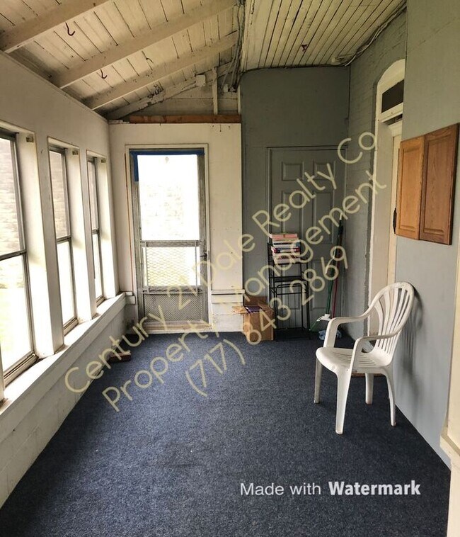 Building Photo - First Floor Apartment in West York