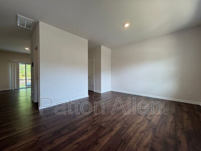 Foto del edificio - 138 Marathon Ln