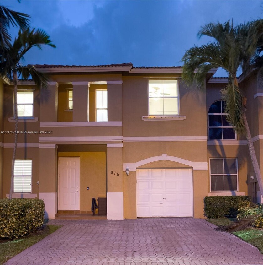 876 NW 135th Terrace, Pembroke Pines, FL 33028 Townhome Rentals in