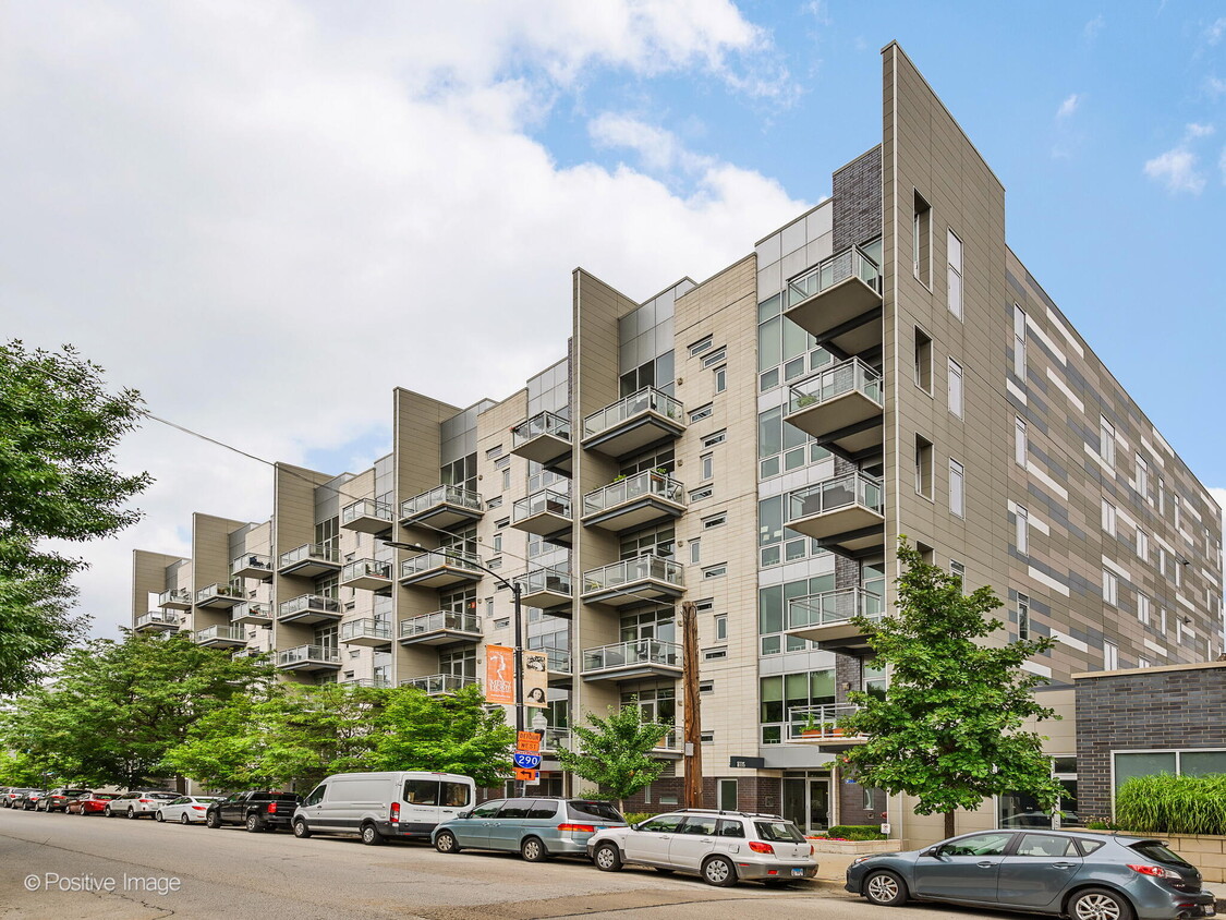Foto principal - 1120 W Adams St
