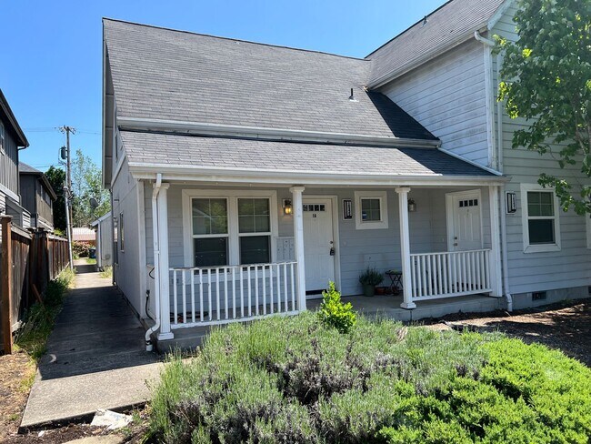 Building Photo - 2 bedroom apartment in a great neighborhood!