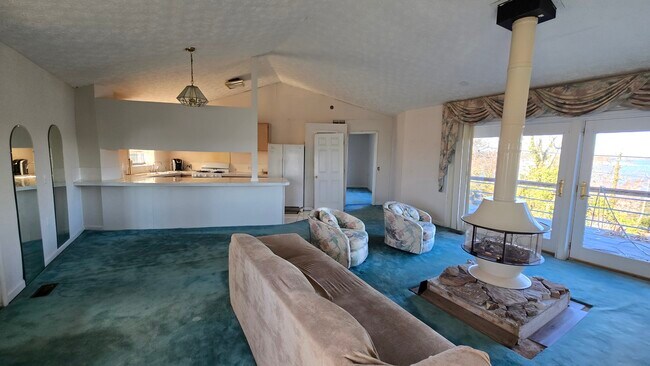 Área de comedor - 3311 Whidby Rd