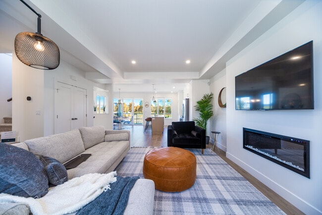 Building Photo - Cedarbrook Townhomes