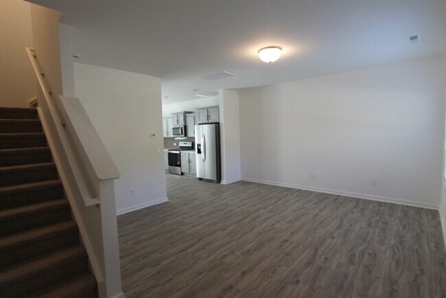 Foto del edificio - NEW 3 Bedroom Townhome Minutes from Downto...