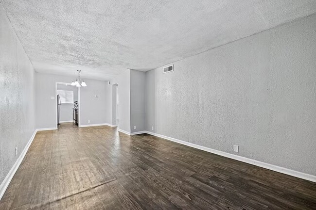 Building Photo - 5414 Reiger Ave