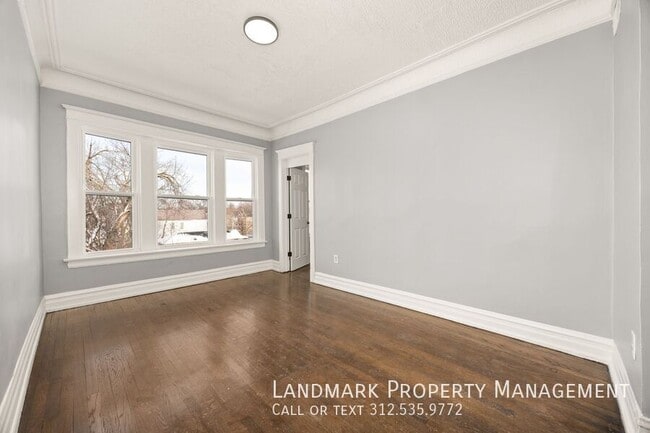 Building Photo - 1843 W 54th St