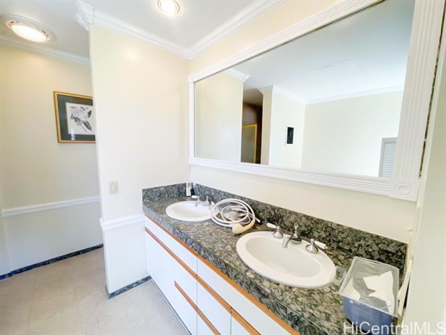 Building Photo - 123 Maunalua Ave
