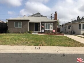 Building Photo - 6607 W 87th St