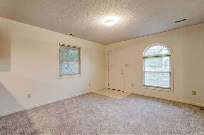 Foto del edificio - 894 E Sherwood Hills Dr