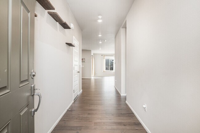Building Photo - Spacious 5 bed 3 bath home in Puyallup