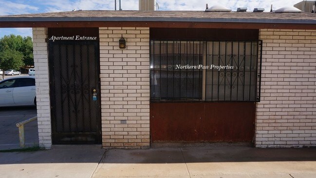 Building Photo - 1 Bedroom Apartment - GREAT PRICE
