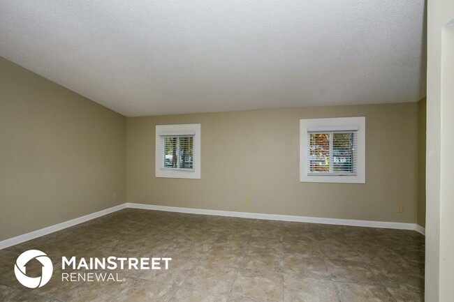 Building Photo - 7950 Monfreya Ct
