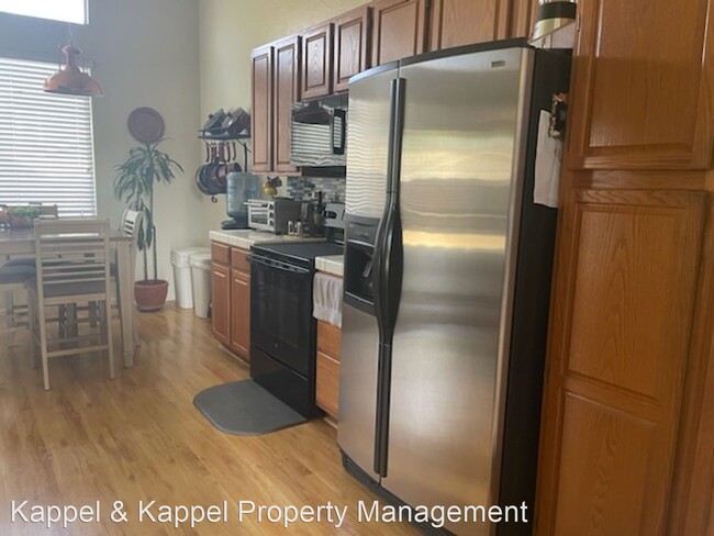 Building Photo - 3 br, 2.5 bath House - 124 OAK BROOK CT